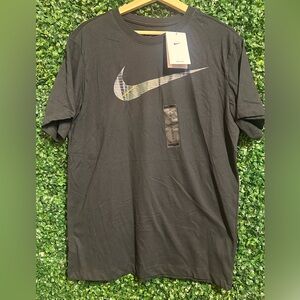 NWT Nike Tshirt